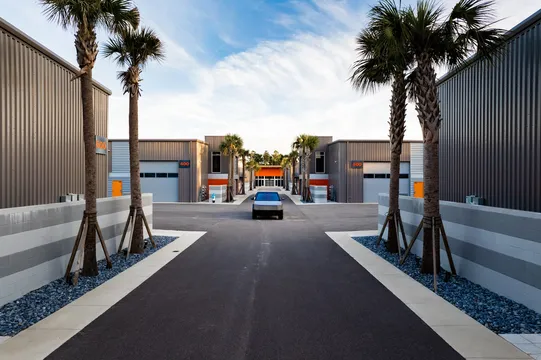 2024 Tesla Cybertruck - Image 2 of 31