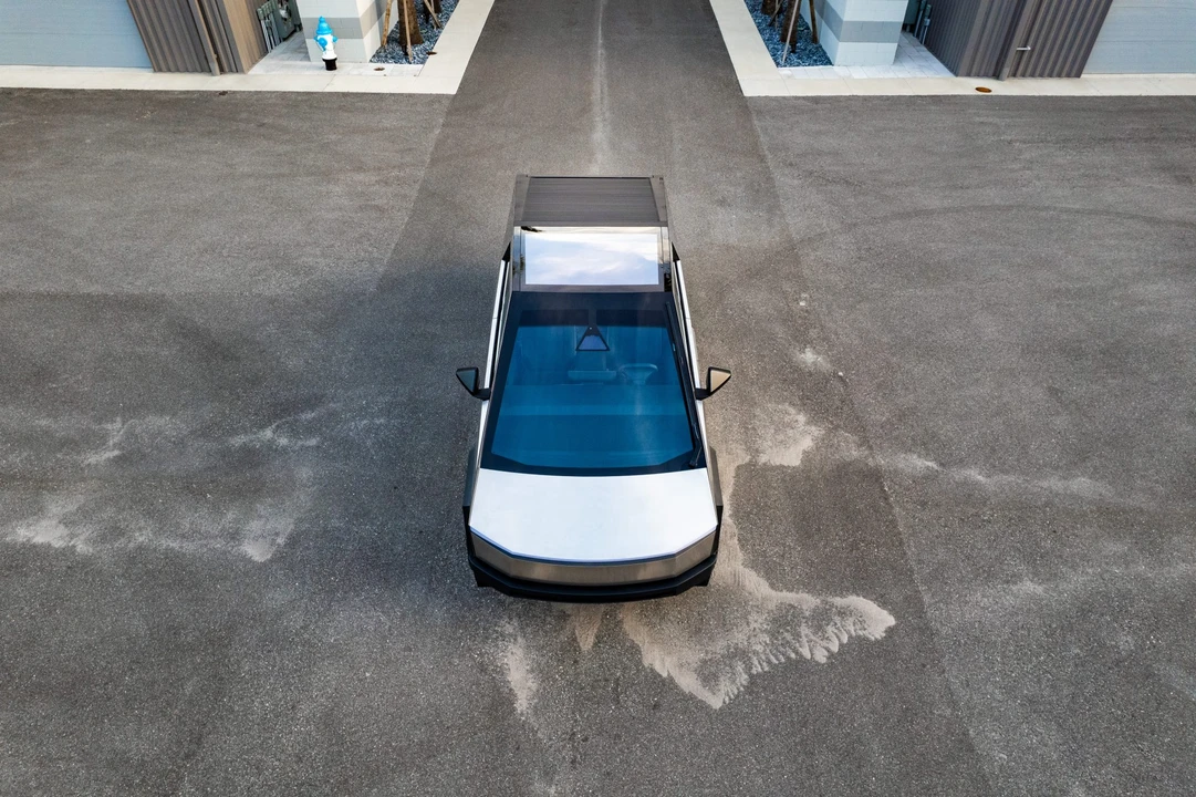 2024 Tesla Cybertruck - Image 13 of 31