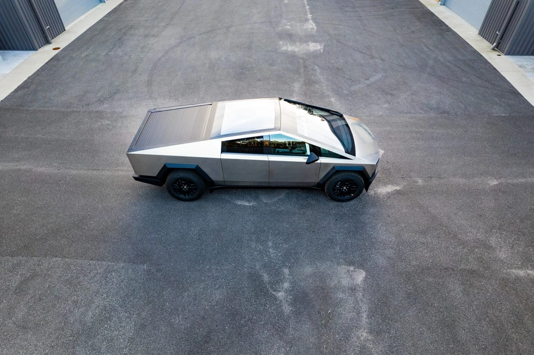 2024 Tesla Cybertruck - Image 30 of 31