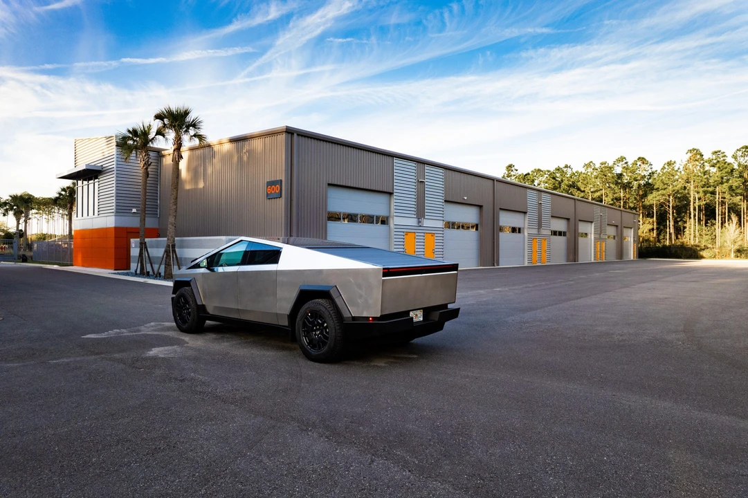 2024 Tesla Cybertruck - Image 16 of 31