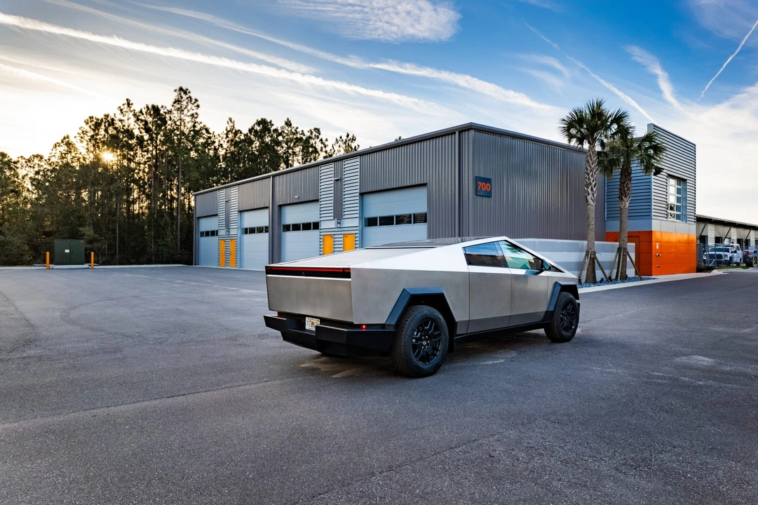 2024 Tesla Cybertruck - Image 18 of 31