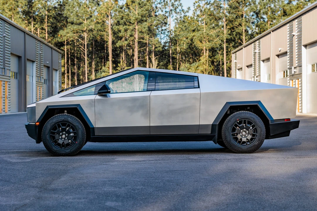 2024 Tesla Cybertruck - Image 7 of 31