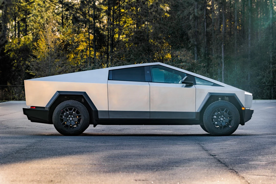 2024 Tesla Cybertruck - Image 11 of 31