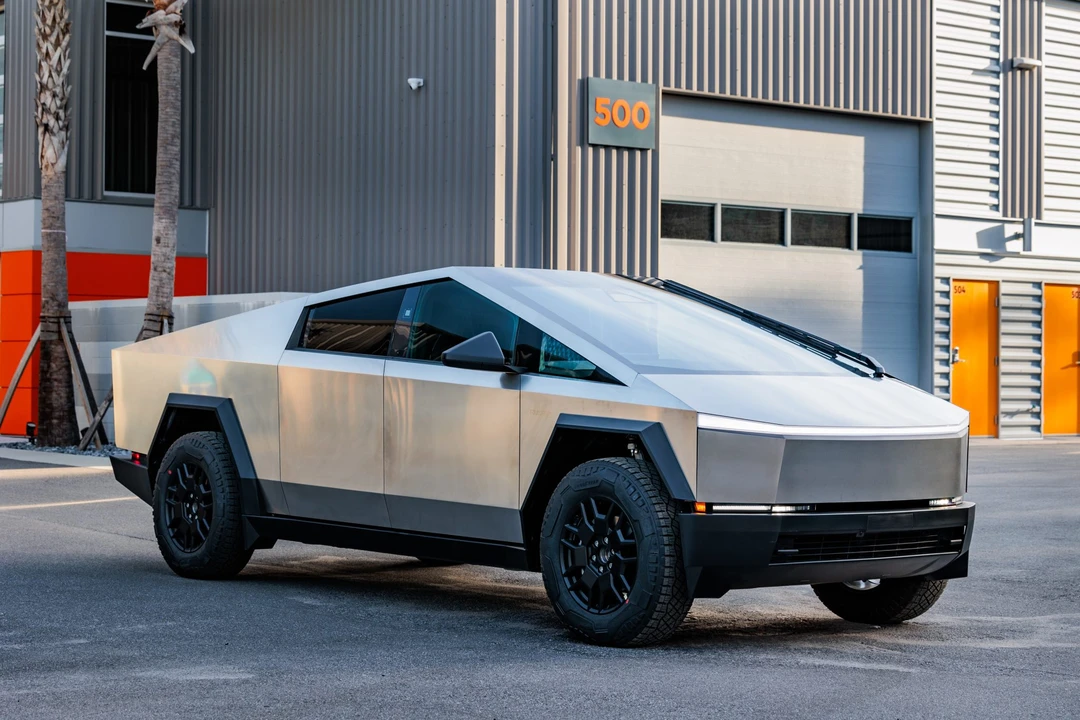 2024 Tesla Cybertruck - Image 12 of 31