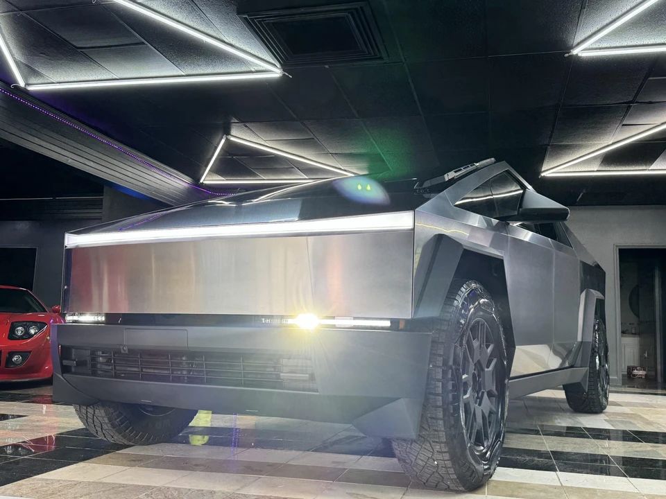 2024 Tesla Cybertruck - Image 3 of 31