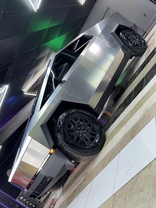 2024 Tesla Cybertruck - Image 6 of 31