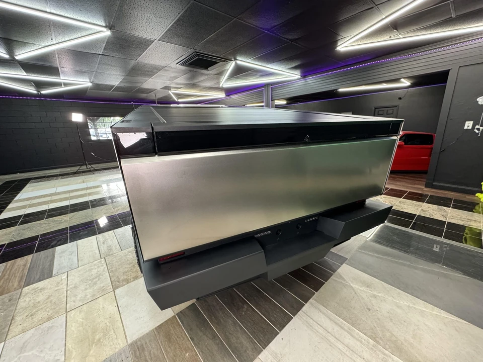 2024 Tesla Cybertruck - Image 24 of 31