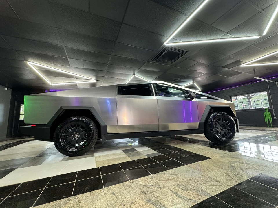 2024 Tesla Cybertruck - Image 30 of 31