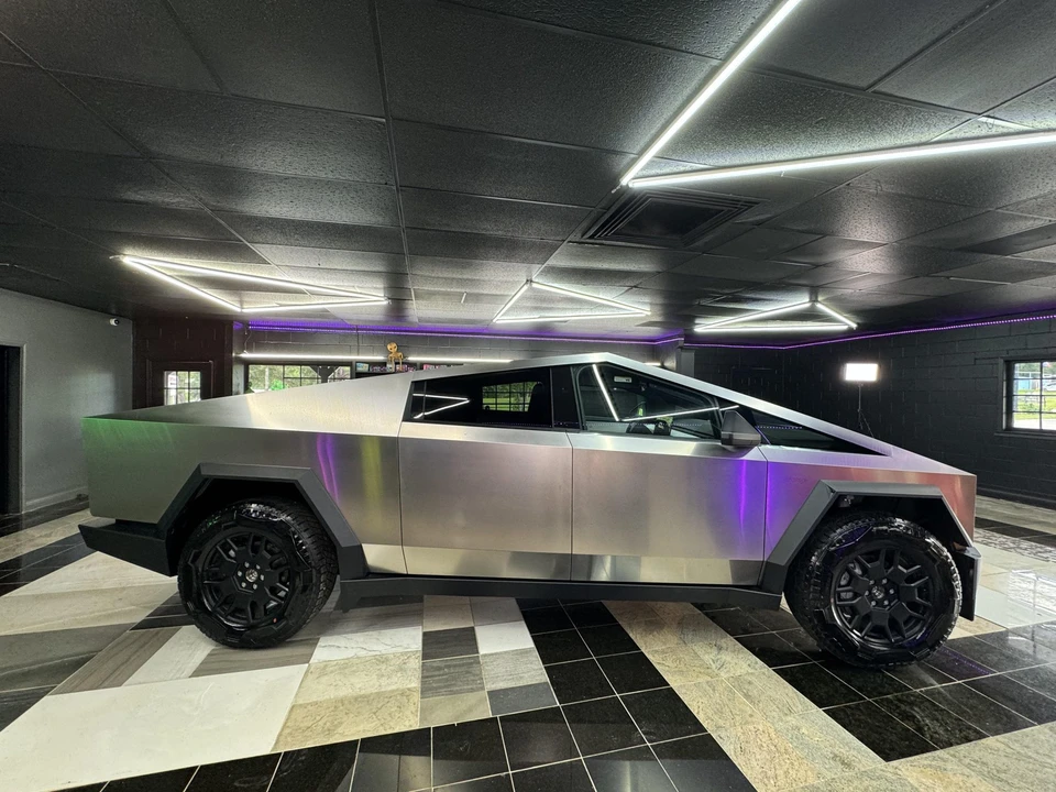 2024 Tesla Cybertruck - Image 31 of 31