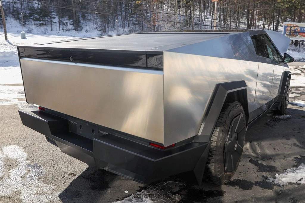 2024 Tesla Cybertruck - Image 8 of 12
