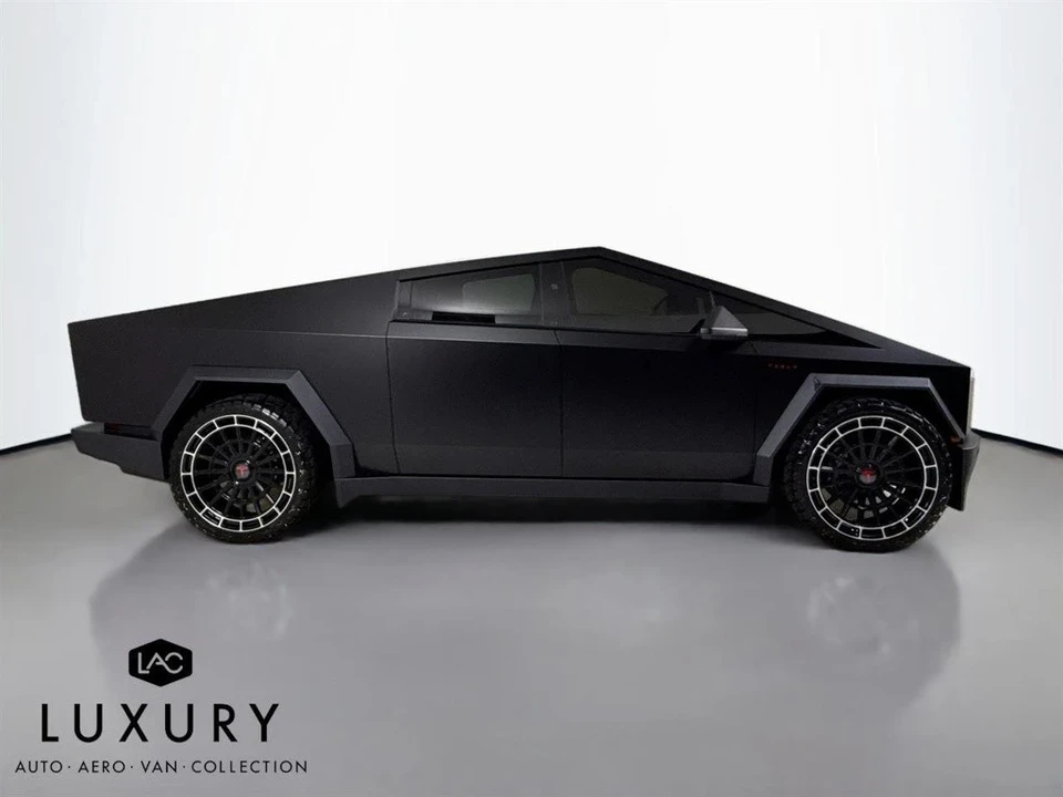 2024 Tesla Cybertruck - Image 3 of 12