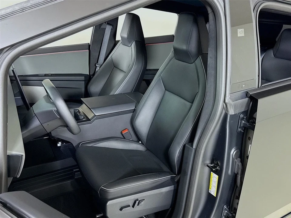 2024 Tesla Cybertruck - Image 11 of 12