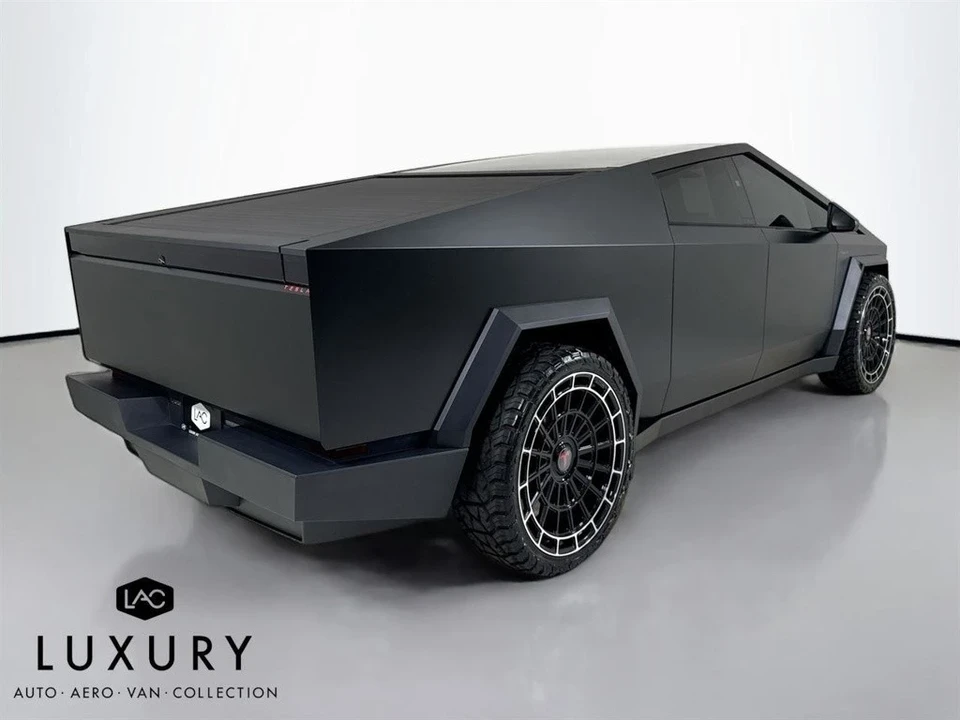 2024 Tesla Cybertruck - Image 4 of 12