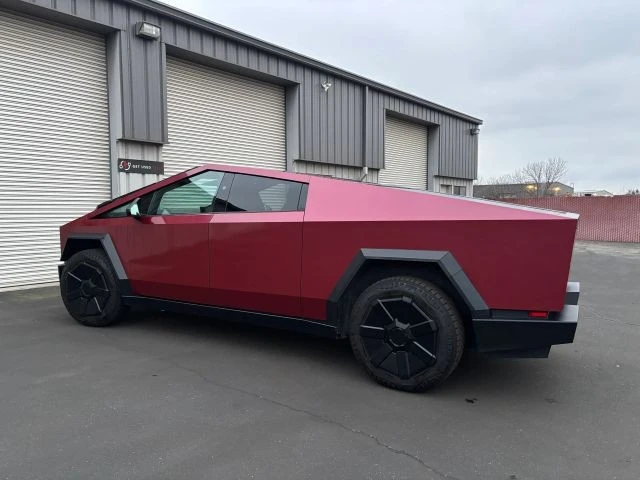 2024 Tesla Cybertruck - Image 10 of 15