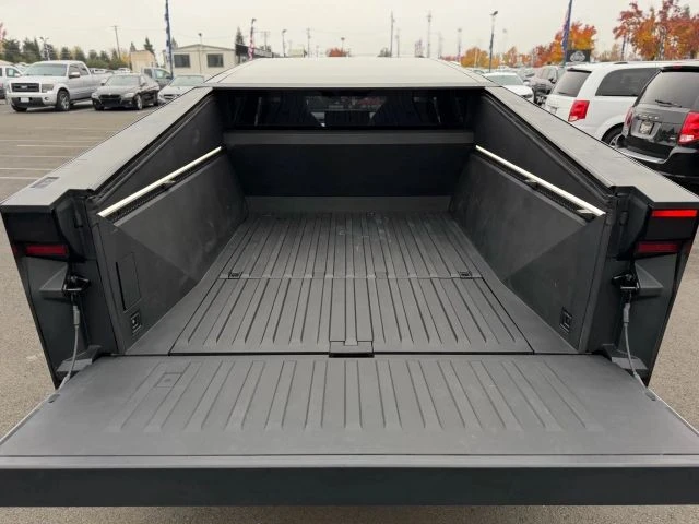 2024 Tesla Cybertruck - Image 12 of 21