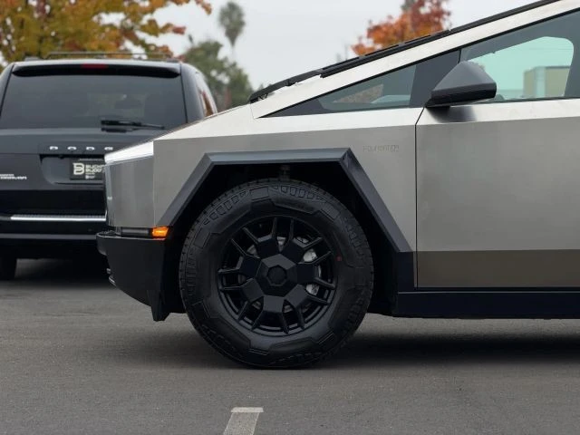 2024 Tesla Cybertruck - Image 8 of 21