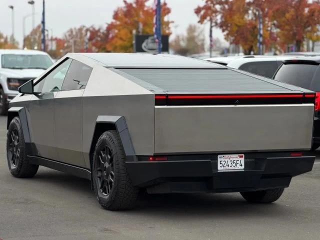 2024 Tesla Cybertruck - Image 10 of 21