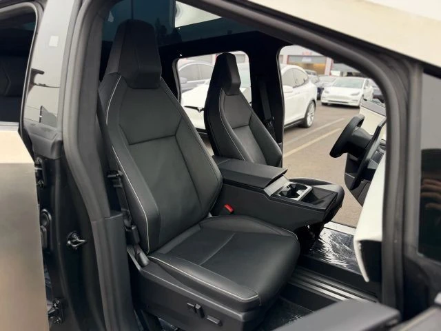 2024 Tesla Cybertruck - Image 14 of 21