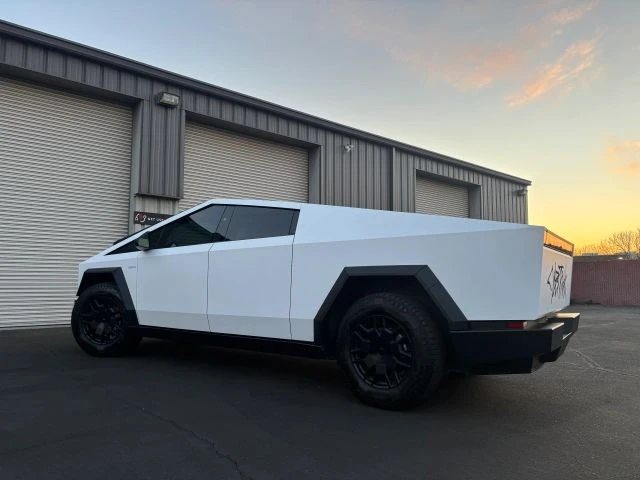 2024 Tesla Cybertruck - Image 9 of 14