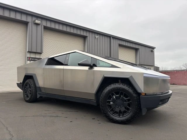 2024 Tesla Cybertruck - Image 3 of 15