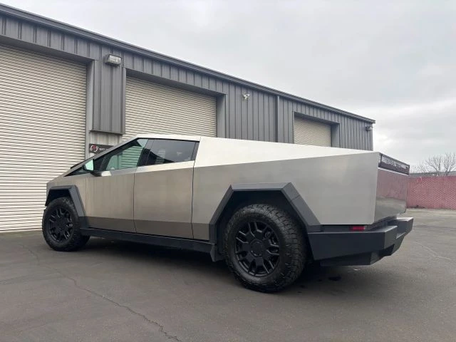 2024 Tesla Cybertruck - Image 10 of 15