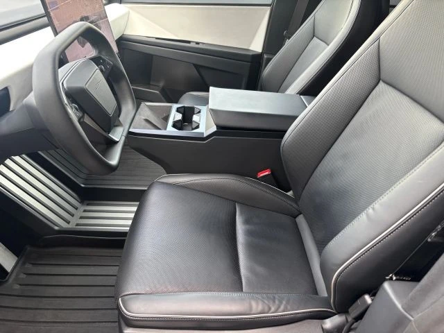 2024 Tesla Cybertruck - Image 12 of 15