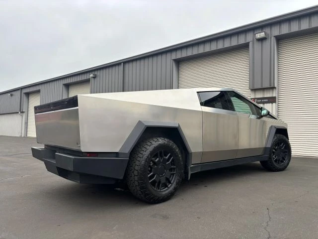 2024 Tesla Cybertruck - Image 9 of 15