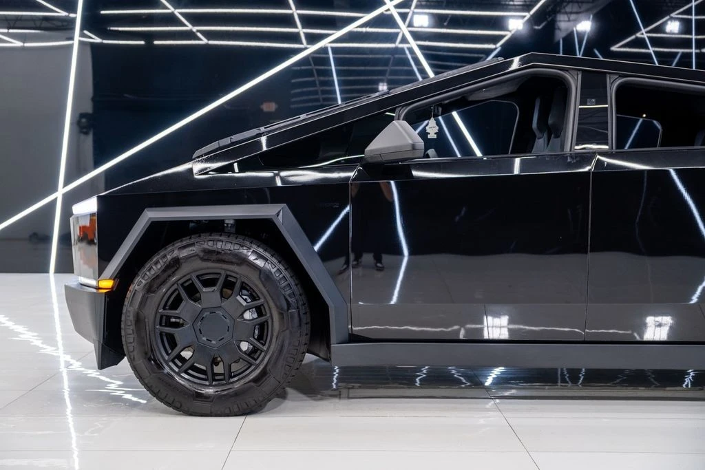 2024 Tesla Cybertruck - Image 11 of 21