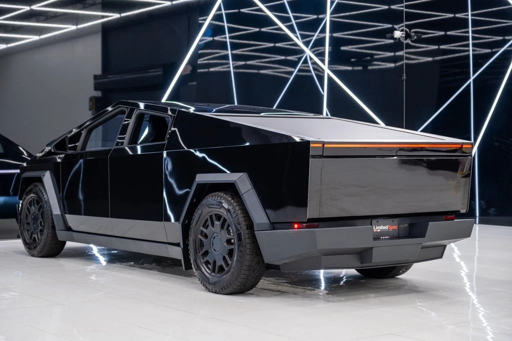 2024 Tesla Cybertruck - Image 12 of 21