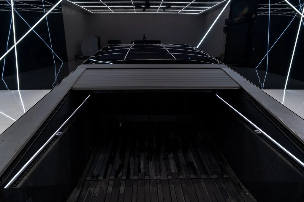 2024 Tesla Cybertruck - Image 20 of 21