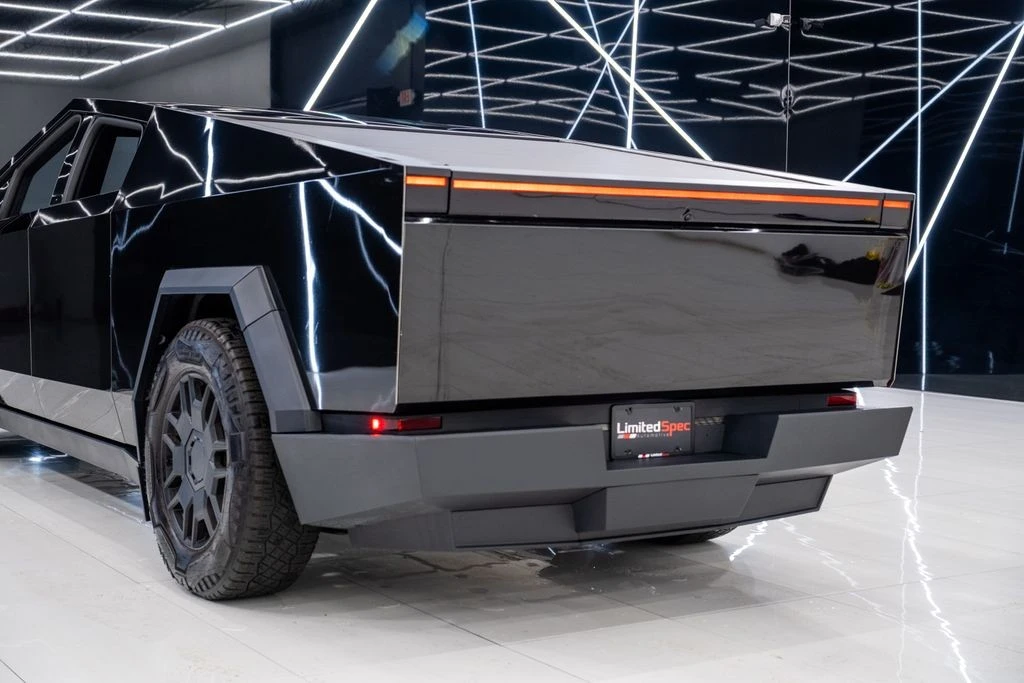 2024 Tesla Cybertruck - Image 13 of 21