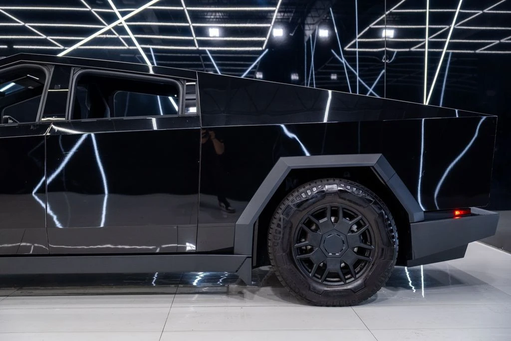2024 Tesla Cybertruck - Image 10 of 21