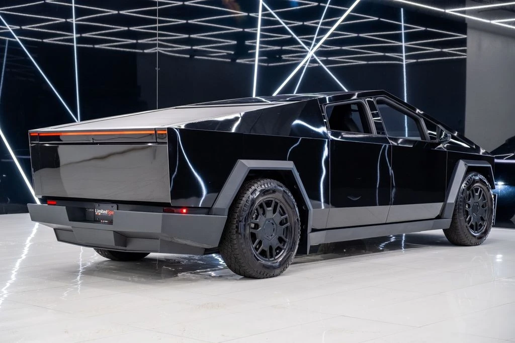 2024 Tesla Cybertruck - Image 16 of 21