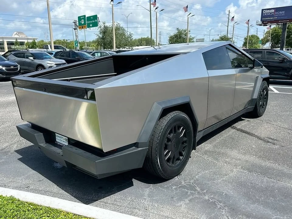 2024 Tesla Cybertruck - Image 5 of 20