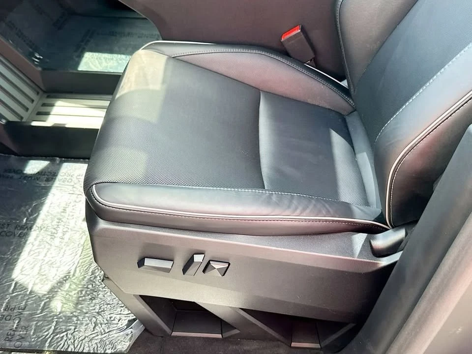 2024 Tesla Cybertruck - Image 18 of 20