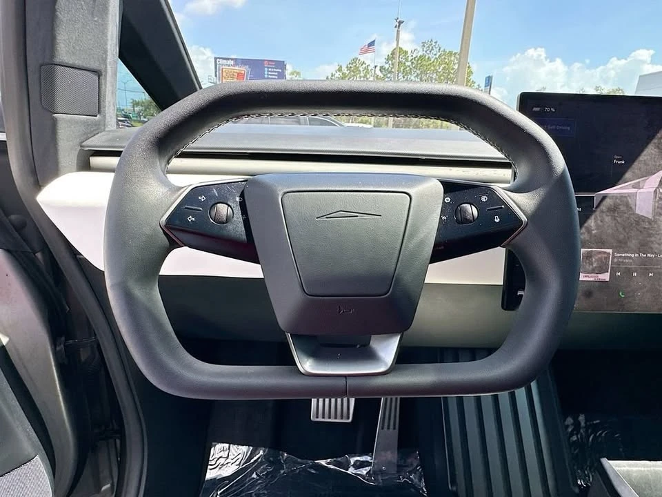 2024 Tesla Cybertruck - Image 10 of 20