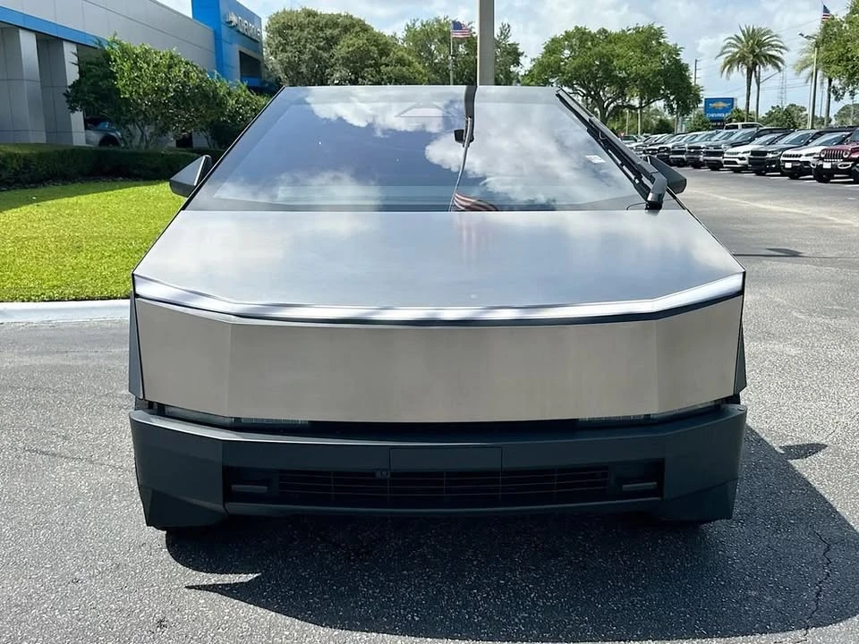 2024 Tesla Cybertruck - Image 2 of 20