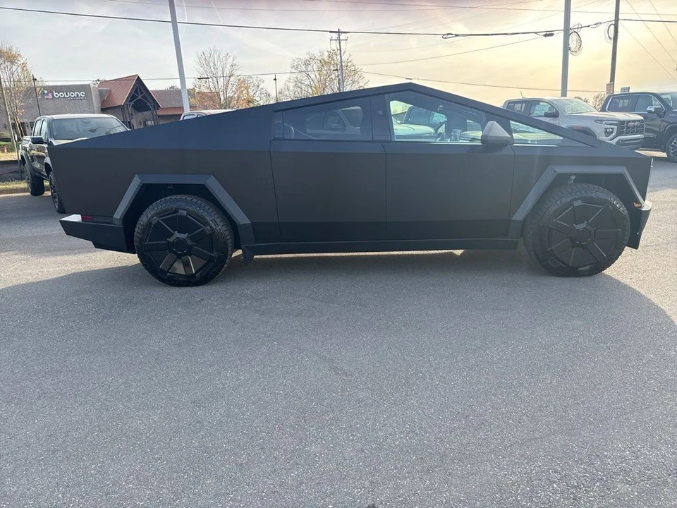 2024 Tesla Cybertruck - Image 6 of 21