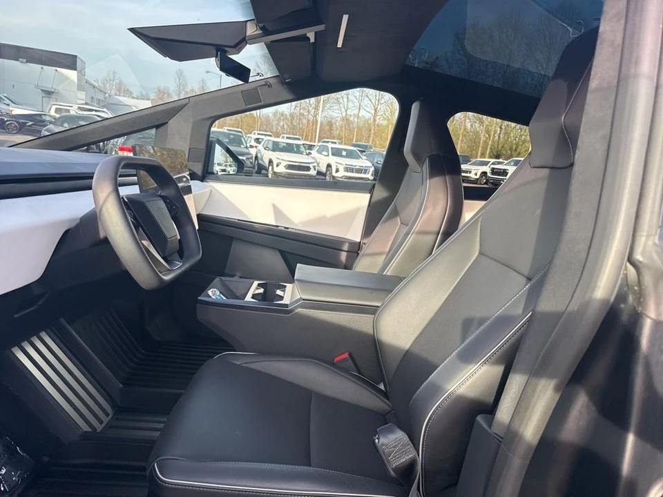 2024 Tesla Cybertruck - Image 9 of 21
