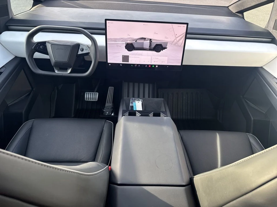 2024 Tesla Cybertruck - Image 15 of 21