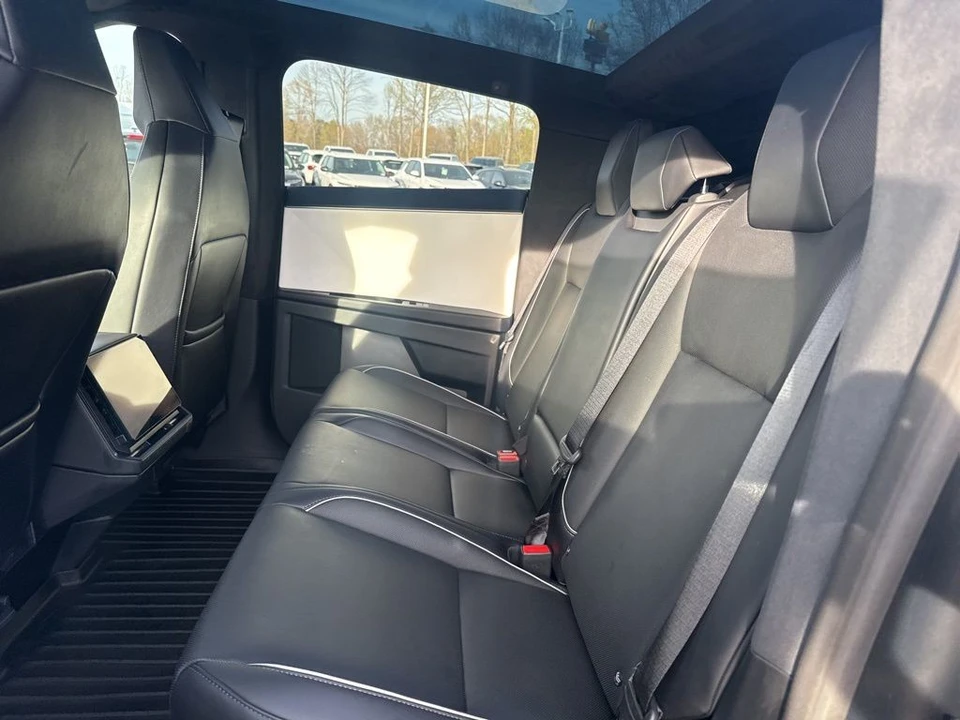 2024 Tesla Cybertruck - Image 13 of 21