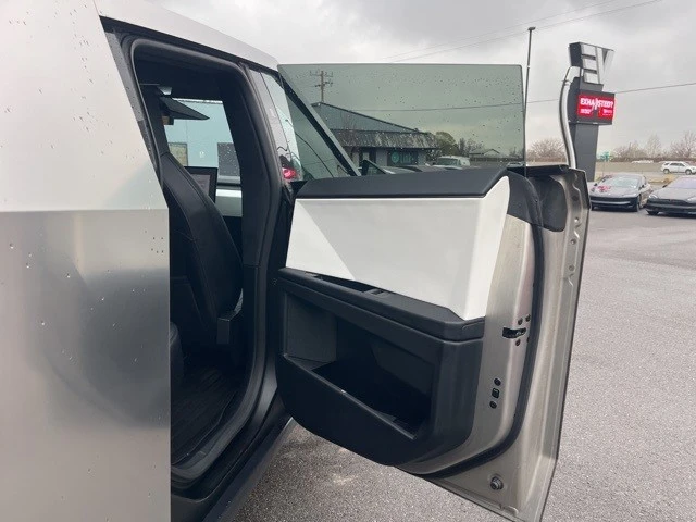 2024 Tesla Cybertruck - Image 17 of 21