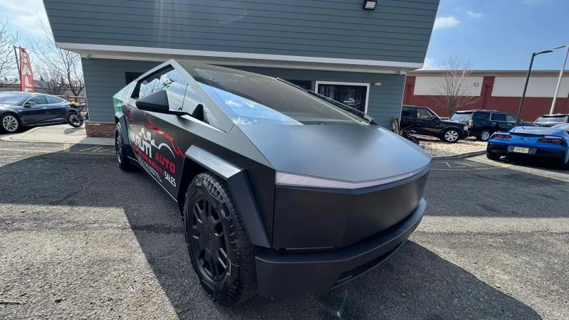 2024 Tesla Cybertruck - Image 8 of 12