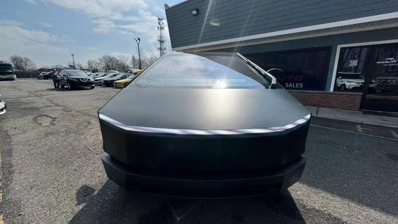 2024 Tesla Cybertruck - Image 2 of 12