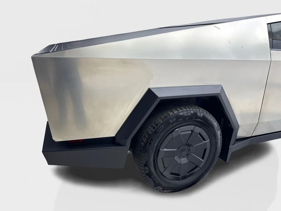 2024 Tesla Cybertruck - Image 16 of 21