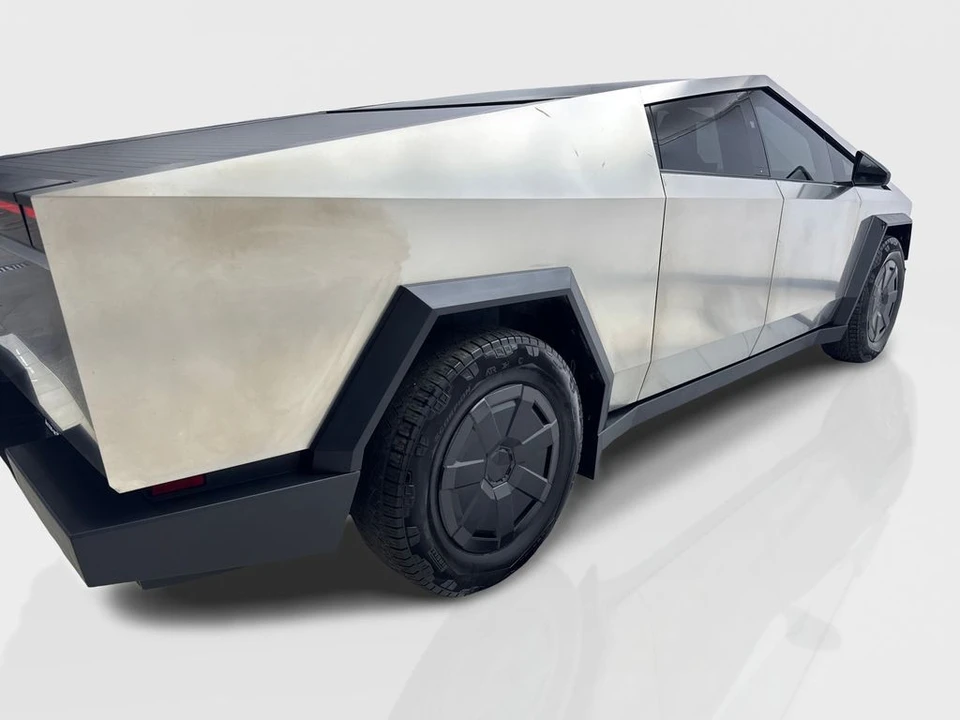 2024 Tesla Cybertruck - Image 13 of 21