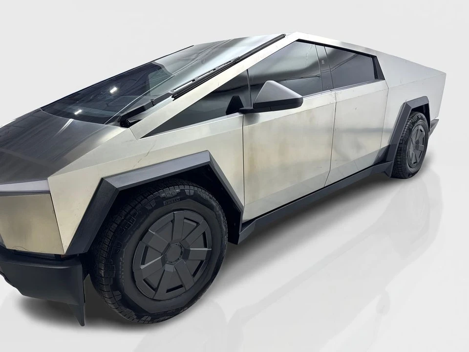 2024 Tesla Cybertruck - Image 11 of 21