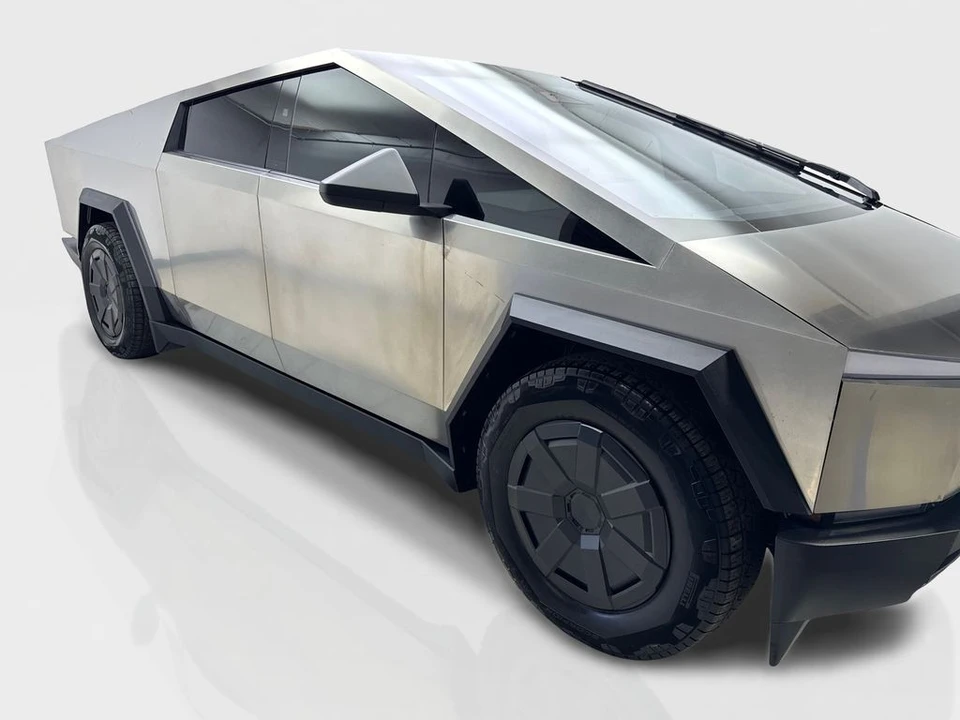 2024 Tesla Cybertruck - Image 12 of 21