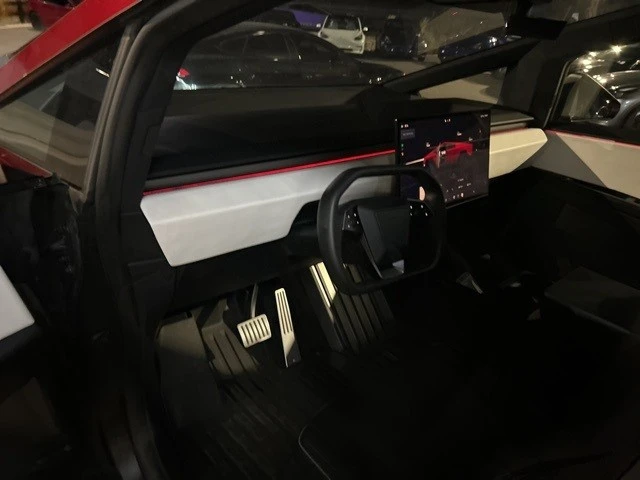 2024 Tesla Cybertruck - Image 11 of 21