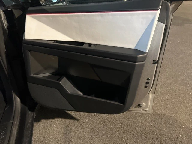 2024 Tesla Cybertruck - Image 20 of 21